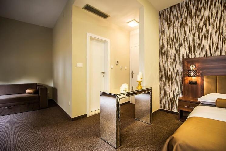Central Luxury Rooms Omiš Eksteriør billede