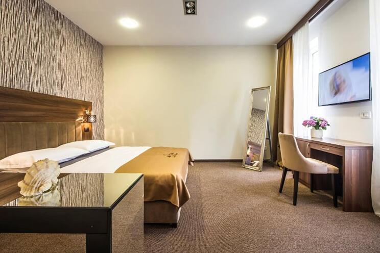 Central Luxury Rooms Omiš Eksteriør billede