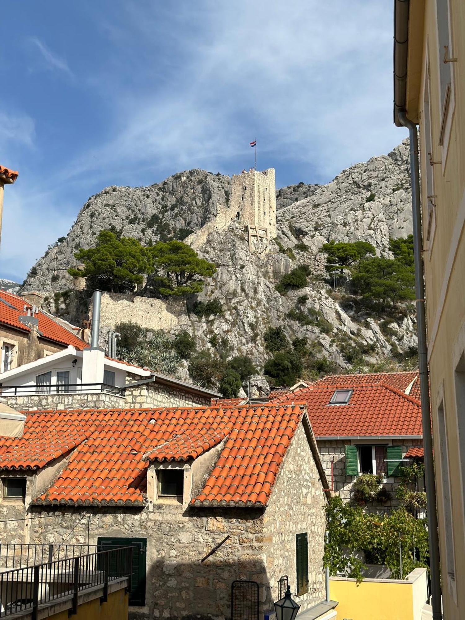 Central Luxury Rooms Omiš Eksteriør billede
